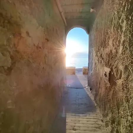 L'aurora Sul Mare Palermo